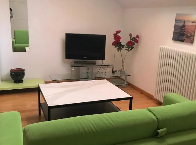 Apartment With Cathedral View דירה *